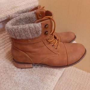 Women's Tan Lace Up Boots